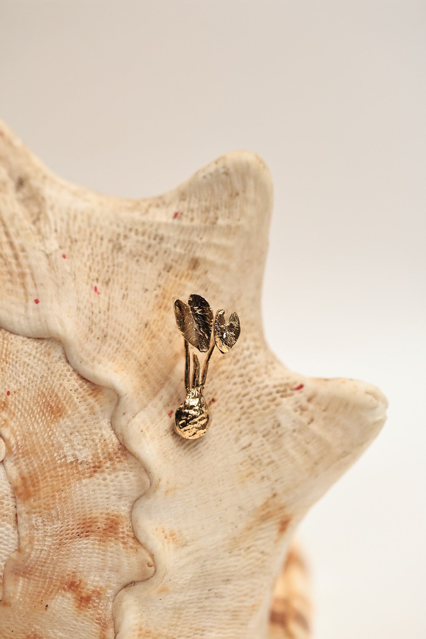14kt Hāloa Pendant