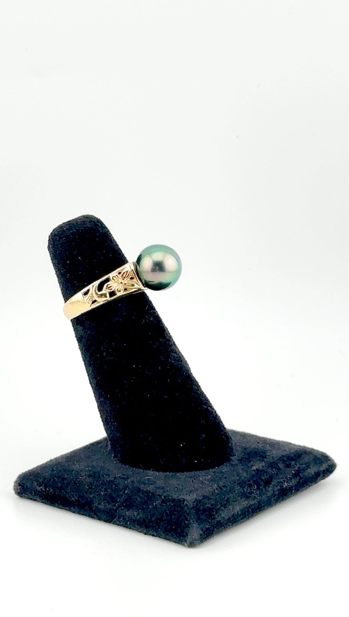 14kt Plumeria Ring Band