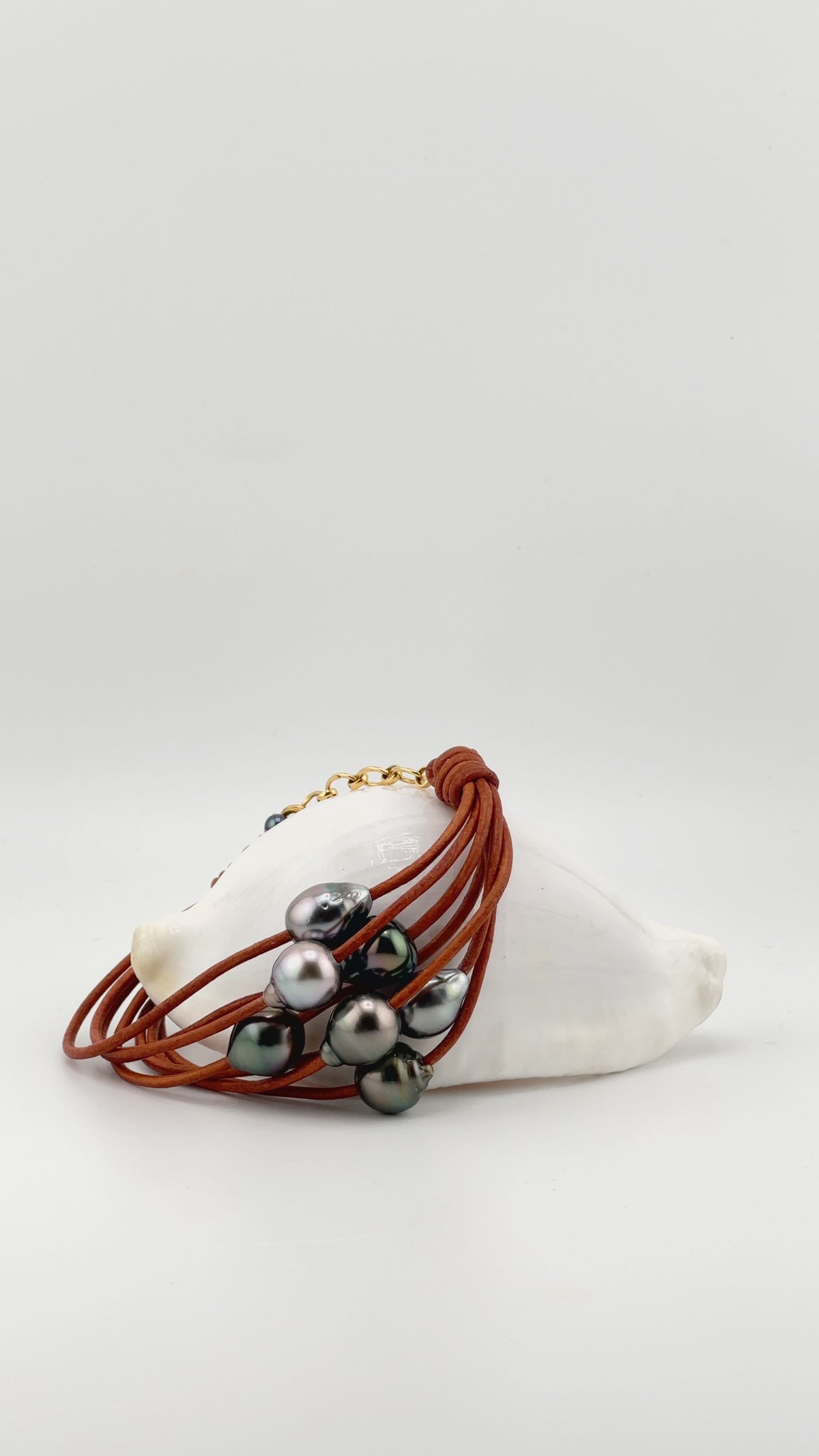 Brown Leather Tahitian Pearl Bracelet