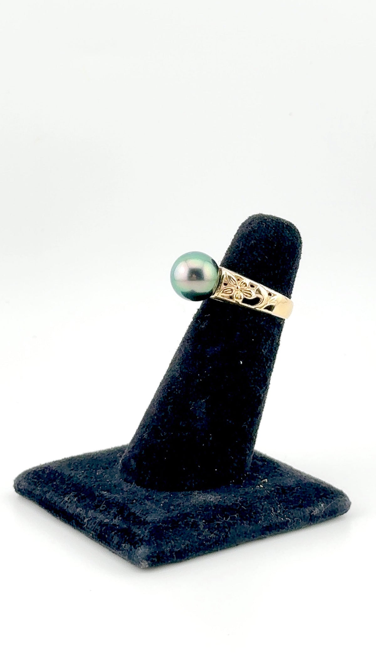 14kt Plumeria Ring Band
