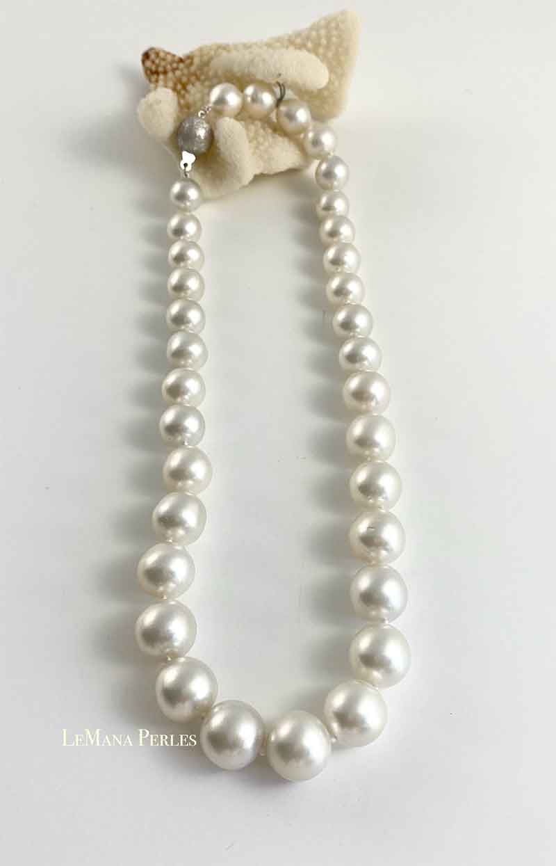Round South Sea White Pearl Necklace