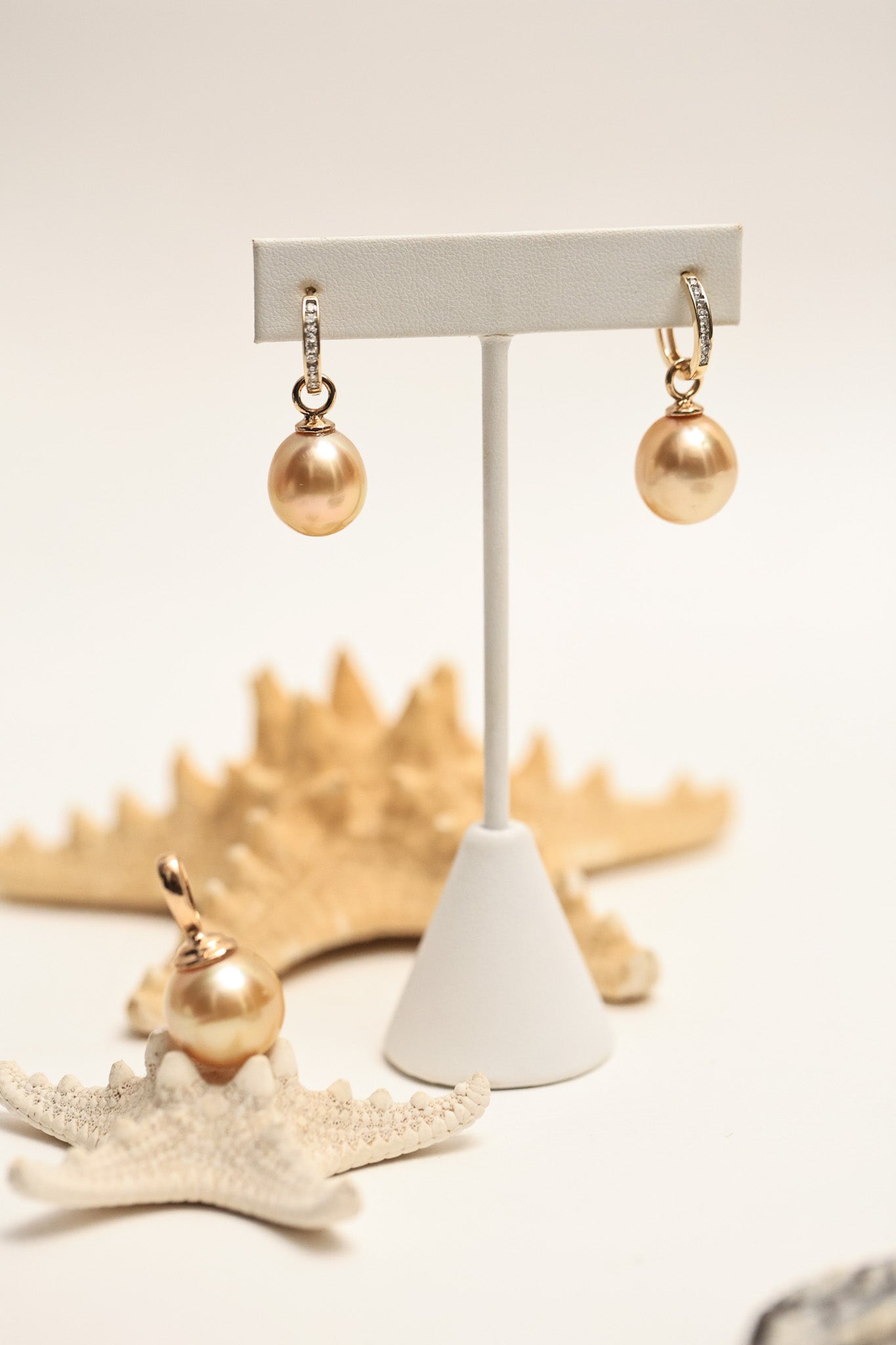 14KT Ho'onani South Sea Pendant