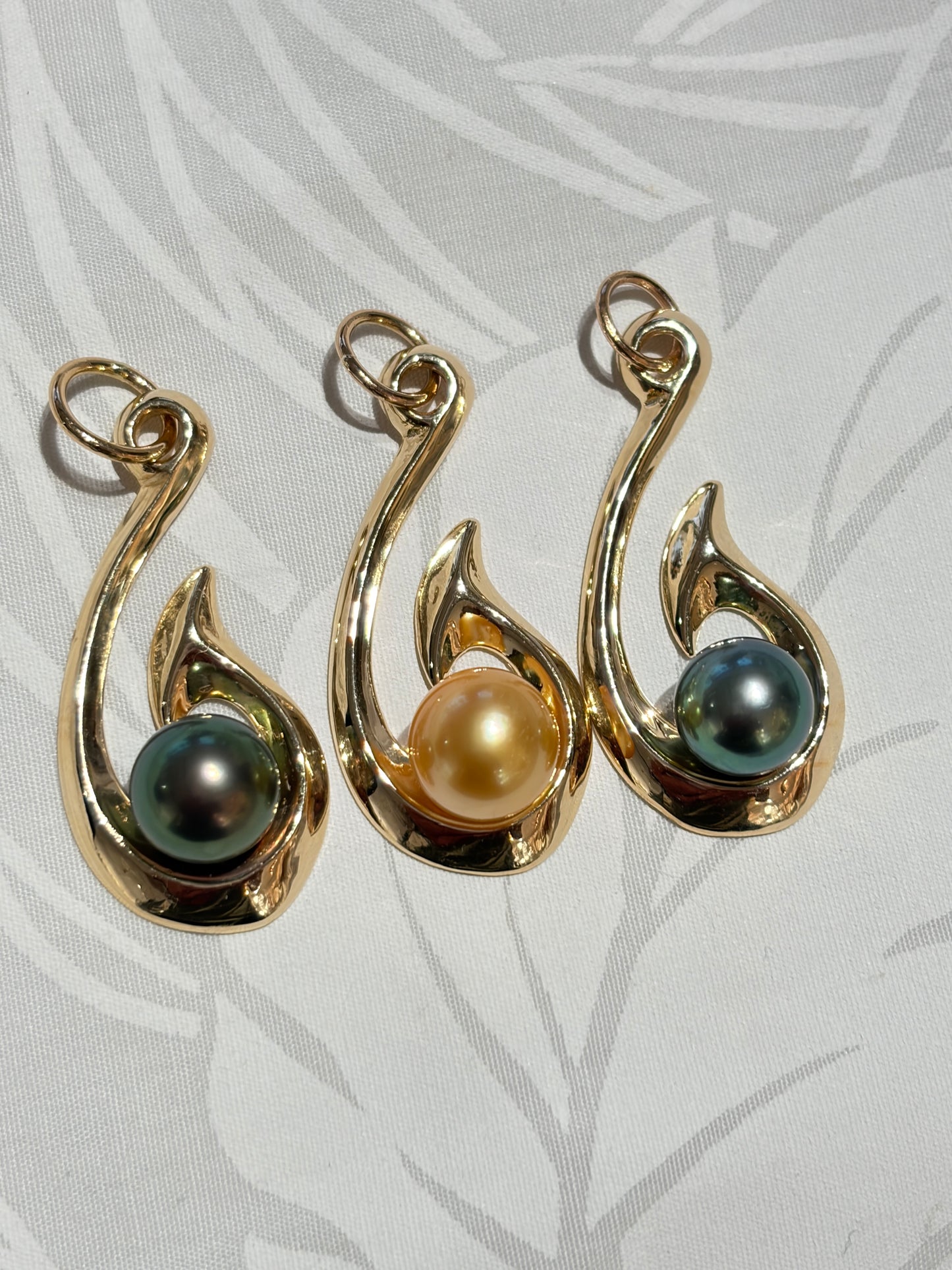 14kt Makau Pendant