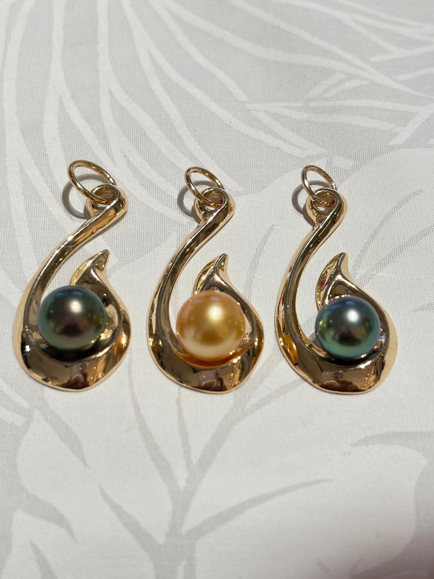 14kt Makau Pendant